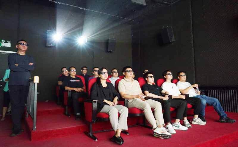 11走訪考察新會(huì)員，小組技術(shù)交流共謀發(fā)展丨ZOBO卓邦董事長(zhǎng)張新峰以北京聲光視訊行業(yè)協(xié)會(huì)會(huì)長(zhǎng)身份走訪交流