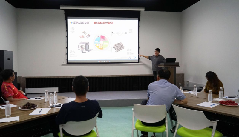 15走訪考察新會(huì)員，小組技術(shù)交流共謀發(fā)展丨ZOBO卓邦董事長(zhǎng)張新峰以北京聲光視訊行業(yè)協(xié)會(huì)會(huì)長(zhǎng)身份走訪交流